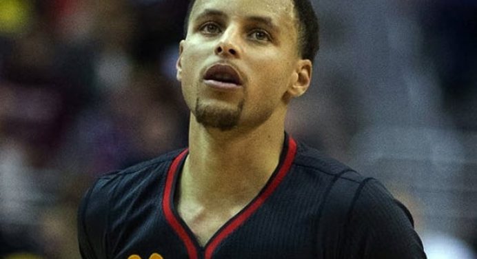 Curry dispara una carrera de 62 años contra los Trail Blazers 5 de enero de 2021
